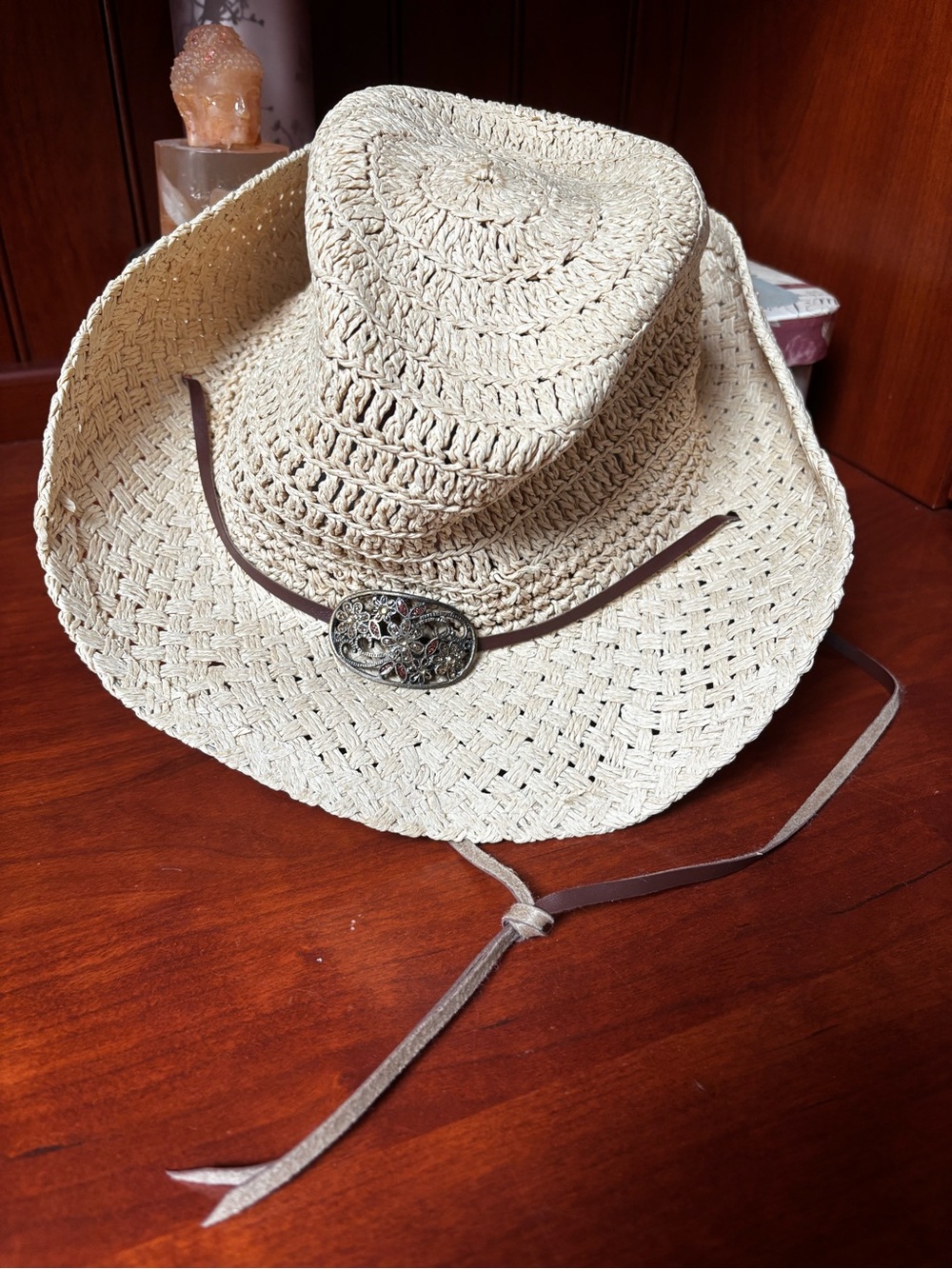 Boho western style cowgirl woven straw hat with floral accent - Picture 4 of 7